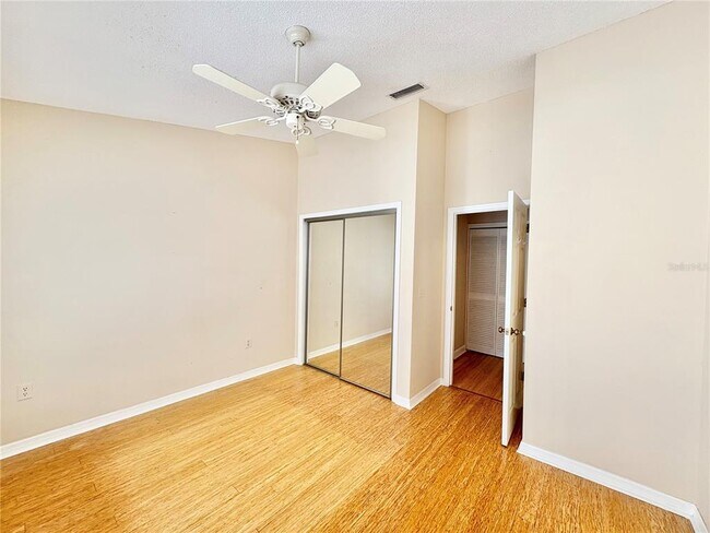 Building Photo - 1011 Pelican Ct
