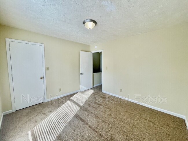 Building Photo - 5848 Aftonshire Dr