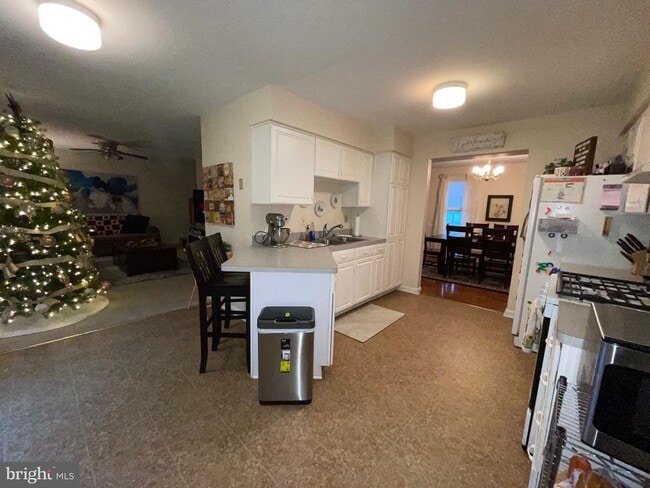 Building Photo - 22120 Victoria Cir