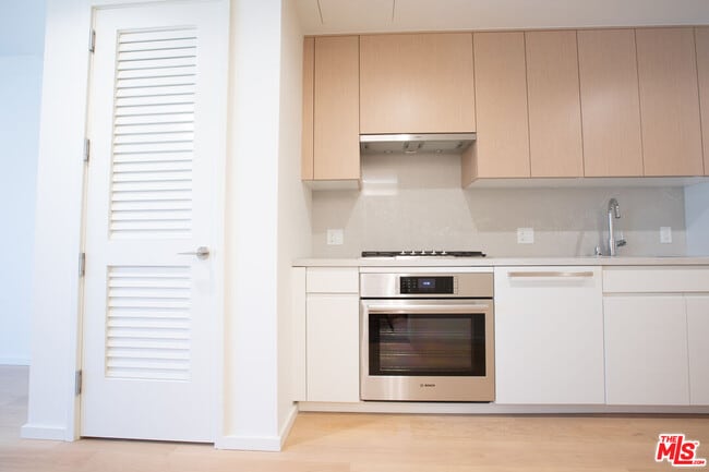 Building Photo - 877 Francisco St