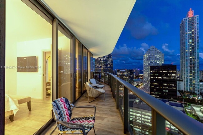 Building Photo - 801 S Miami Ave