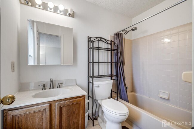 Building Photo - 117 N Barrow Pl