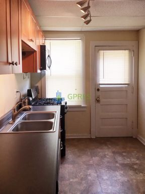 Building Photo - Oakmont Townhouse
