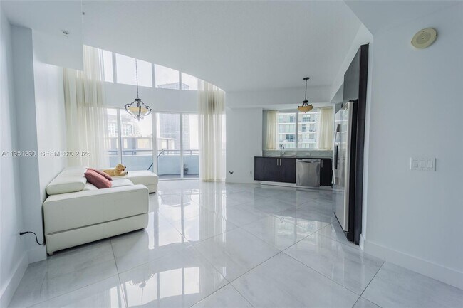 Building Photo - 60 SW 13th St