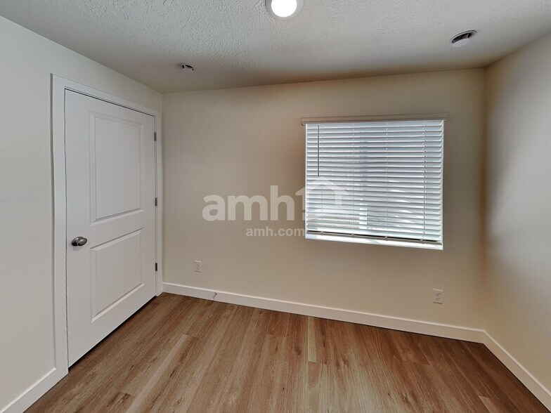 Building Photo - 8974 S John Annie Ln