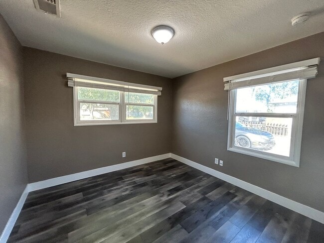 Building Photo - 508 El Vista Ave