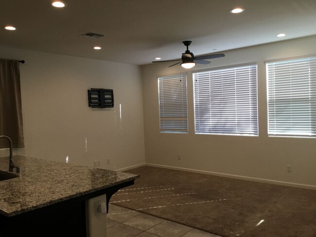 Building Photo - Welcome to Riverstone!!!