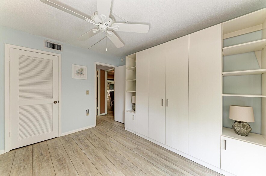 Building Photo - 4568 Red Maple Rd