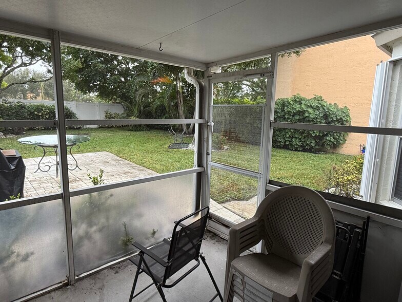 Patio - 7927 Manor Forest Blvd