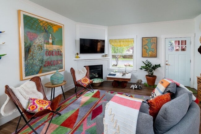 Building Photo - 61211 Fairfield Dr