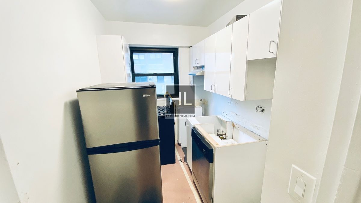 Building Photo - EAST 35 STREET