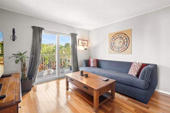 Building Photo - 1674 Bay Rd