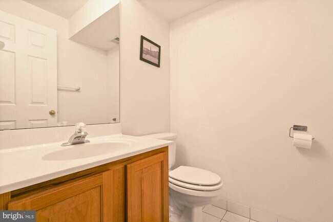 Building Photo - 15242 Sovereign Pl
