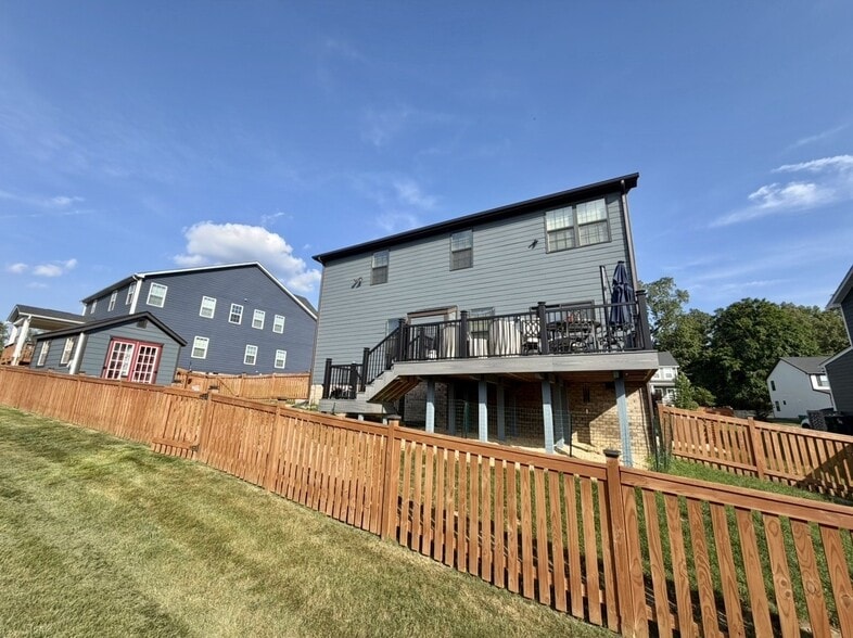Building Photo - 9327 Janeway Dr