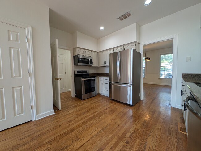 Building Photo - 407 Clairton Ct