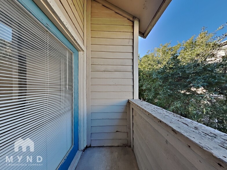 Building Photo - 9747 Whitehurst Dr