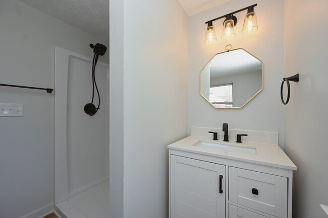 Building Photo - Updated 2BR/2BA Home | Rare Second Bath, Efficient Layout