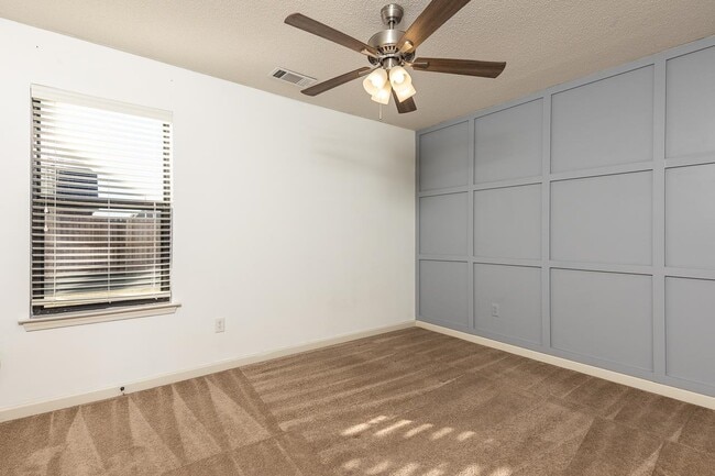 Building Photo - 12387 Bevan Dr