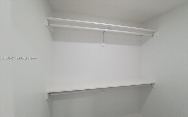 Building Photo - 216 Shadow Way