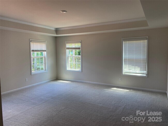 Building Photo - 1076 Thoroughbred Dr.