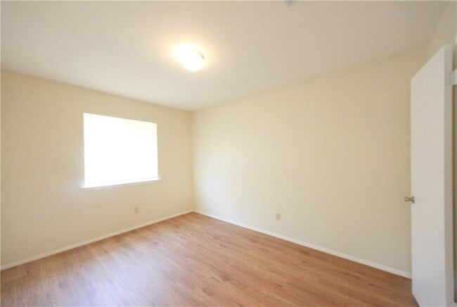 Building Photo - 8005 Tantara Ct
