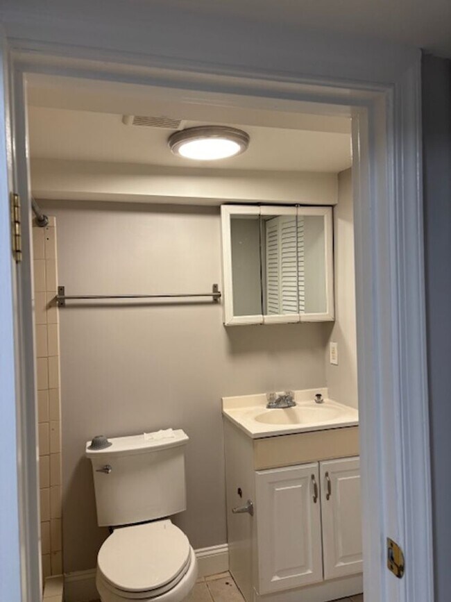 Building Photo - 2831 11th St NW