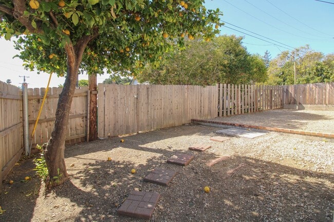 Building Photo - Exceptional Monterey Heights 4 Bedroom Hou...