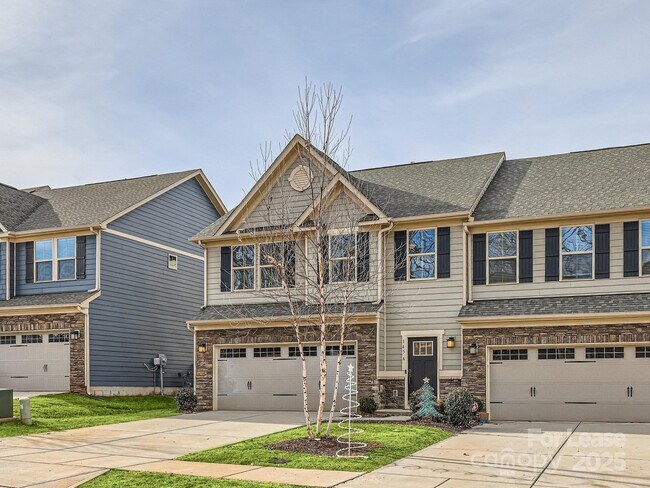 Building Photo - 145 Beacon Dr