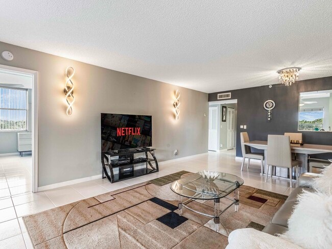 Building Photo - 14527 Bonaire Blvd