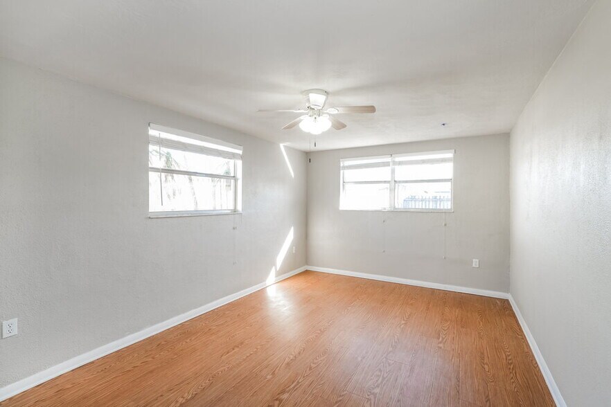 Building Photo - 4308 Chipmunk Dr