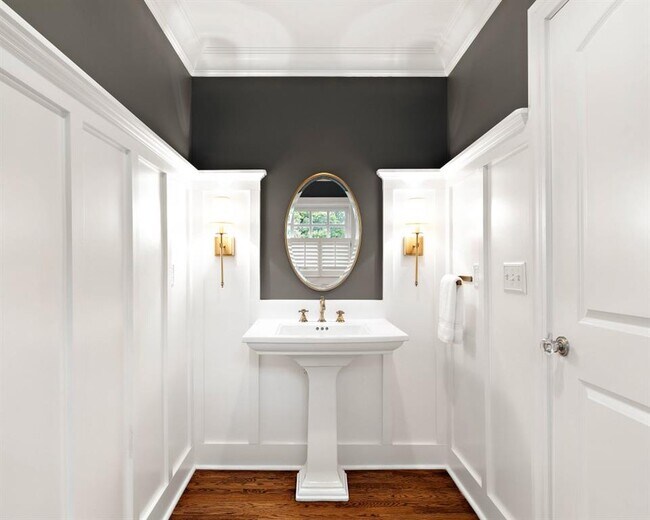 Building Photo - 1737 Barnesdale Way NE