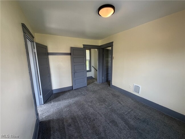 Building Photo - 322 Pratt St