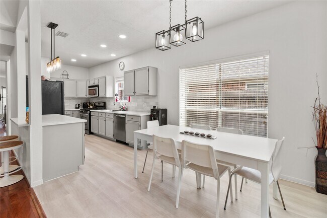 Building Photo - 3223 Autumn Bridge Ln