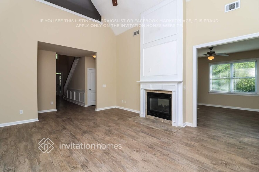 Building Photo - 316 Oakbridge Dr