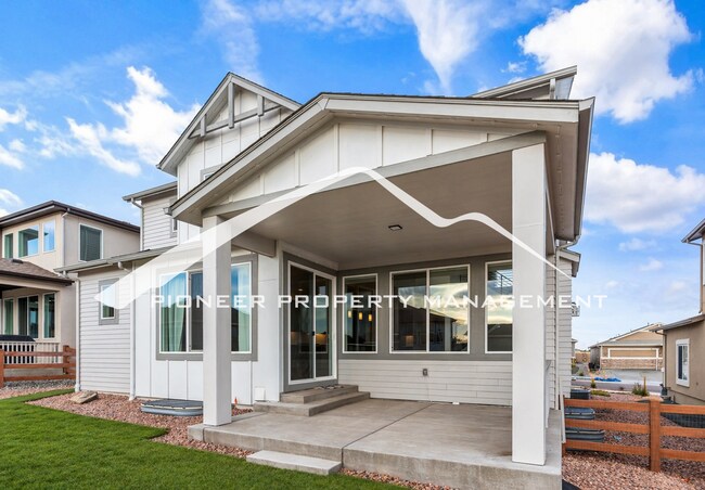 Building Photo - Breathtaking Pikes Peak Views in Desirable Wolf Ranch - 4 bedroom, 3 Full Bath, Office and Loft, ...