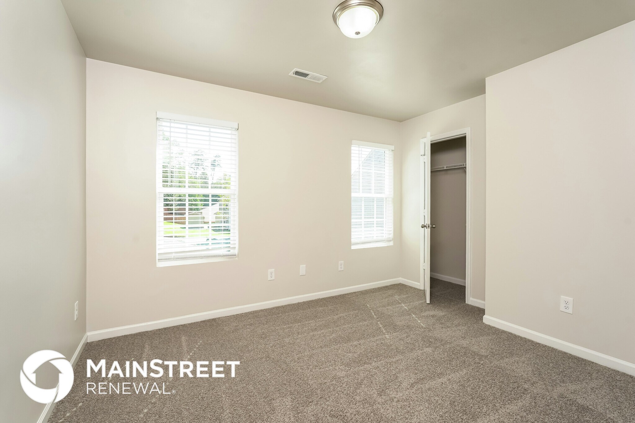 Building Photo - 2049 Chapel Park Ln