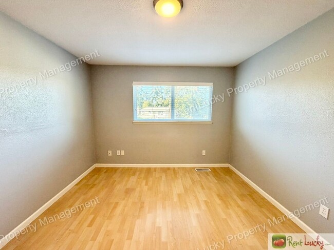 Building Photo - 4901 SW 327th Pl