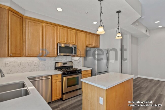 Building Photo - 727 Northrup St