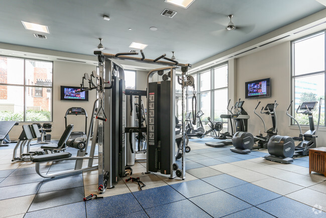 Fitness Center - Aris Market Square