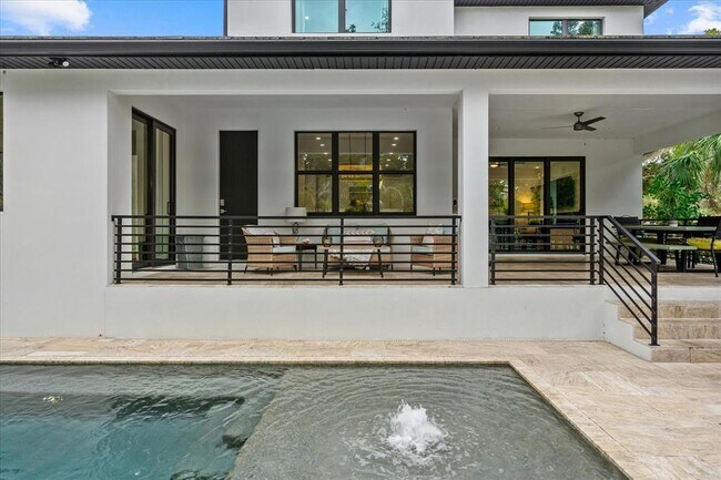 Building Photo - 577 Venice Ln