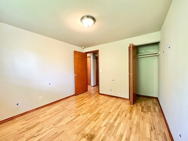 Building Photo - 3BR/1+1BA Single Family House - Bellevue