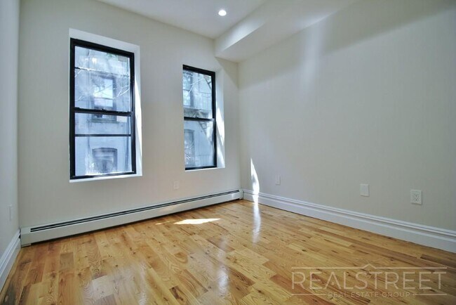 Building Photo - NEW 3 Bed in Crown Heights