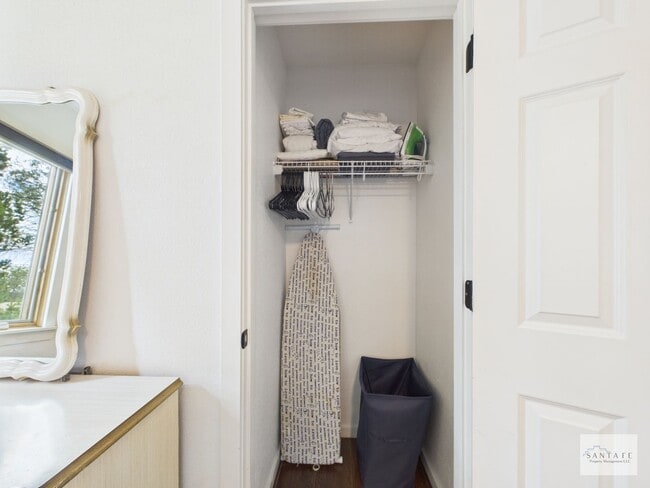 Building Photo - Fully Furnished Condo in the Desirable San Mateo Condos