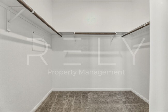 Building Photo - 1015 Vista View Dr