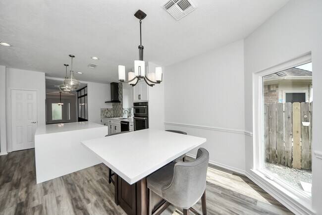 Building Photo - 11207 Satin Tail Ln