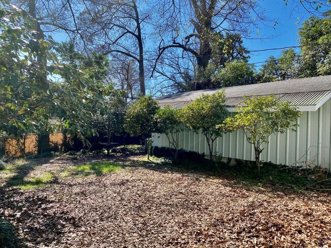 Building Photo - South Highlands Bungalow for Lease | 71104...