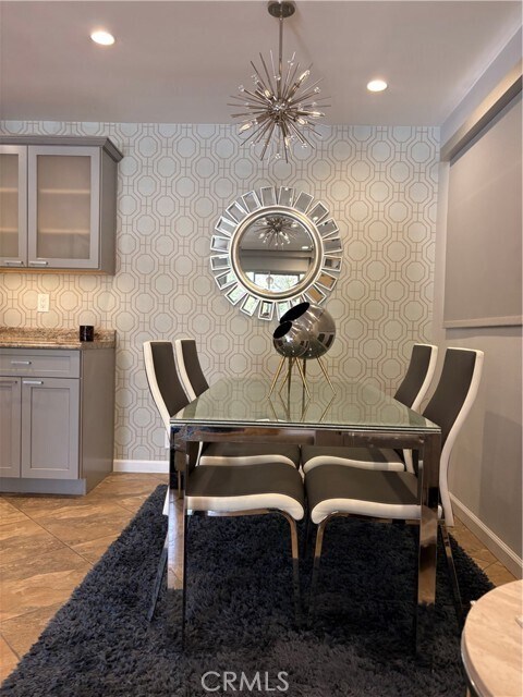 Building Photo - 510 N Villa Ct