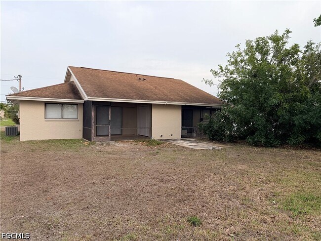 Building Photo - 1716 SW 15th Pl