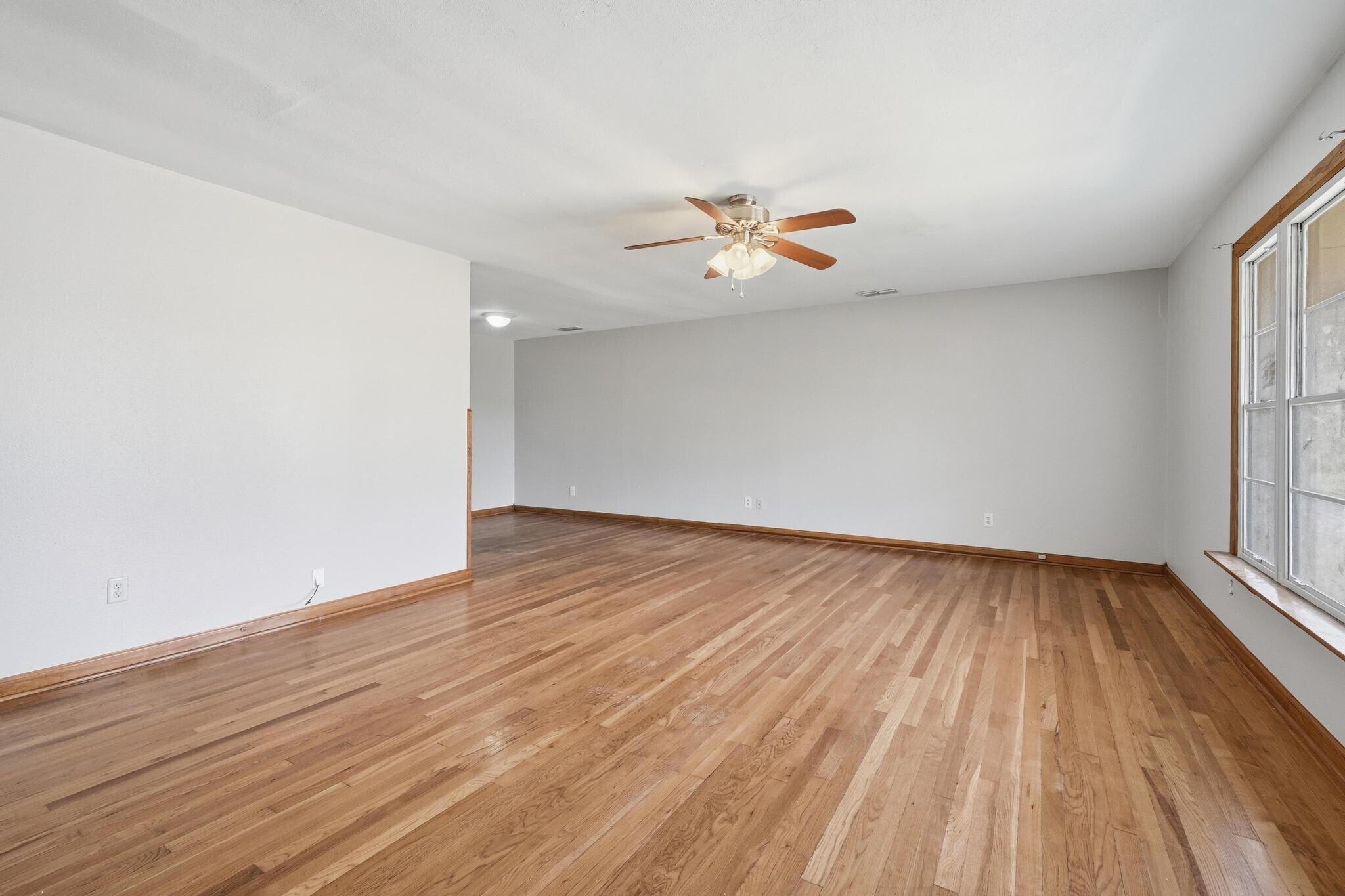 Building Photo - 134 Meander St