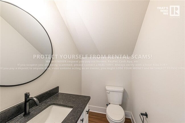 Building Photo - 1003 S Laramie Hts